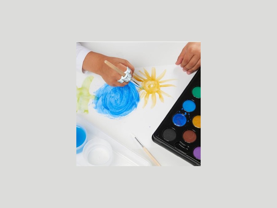Finger Brush, a free 3D printed assistive device