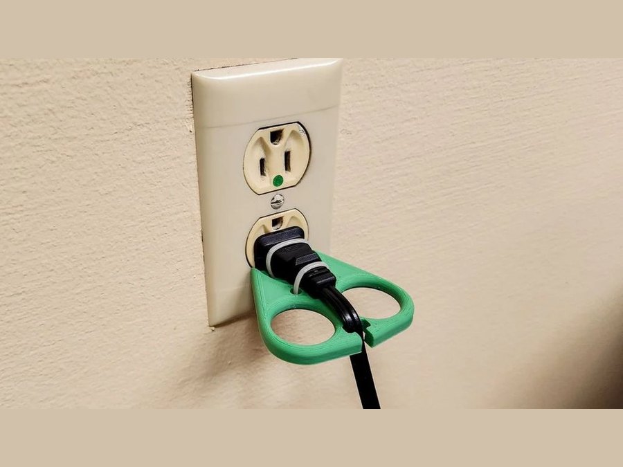 Plug Pull, a free 3D printed assistive device